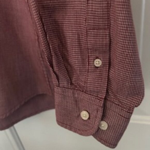 Men's Shirt Haggar Large (16 -16 1/2) Burgundy Button Down Wrinkle Resistant - Picture 3 of 4